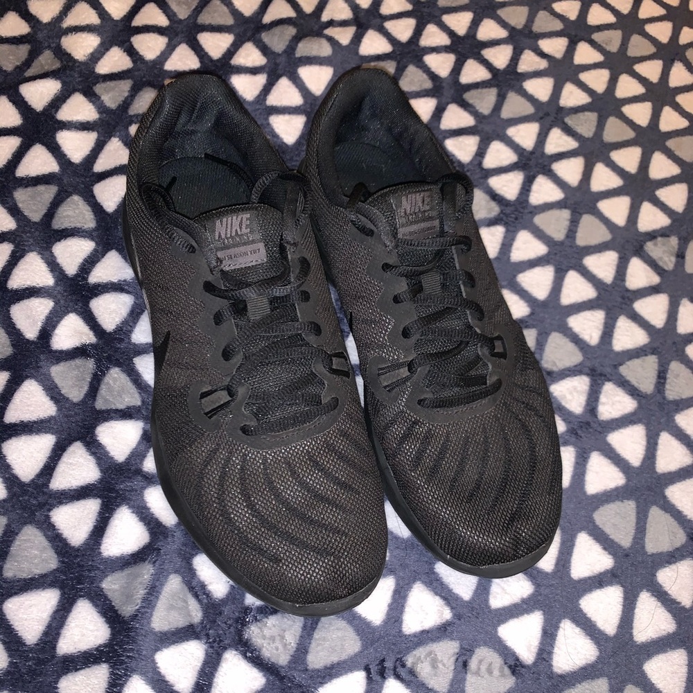 Nike tennis shoes
